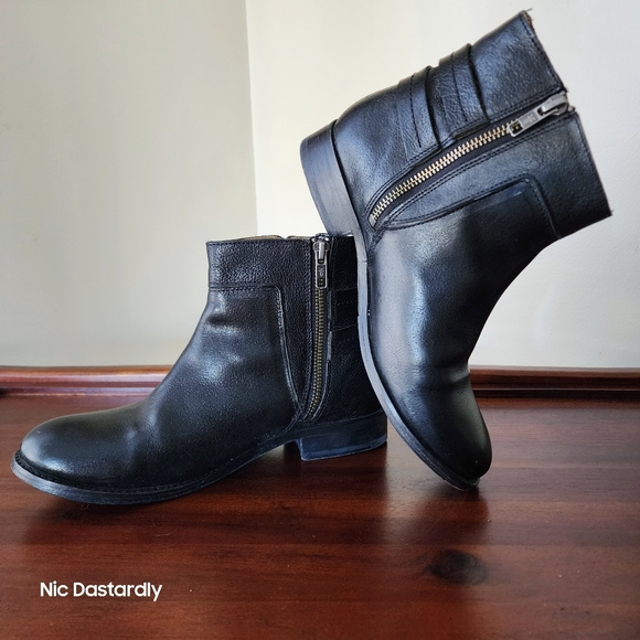 Frye Molly D Ring Ankle Boots - Picture 3 of 10